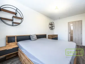 Pronájem bytu 2+kk, Praha, Augustinova, 46 m2