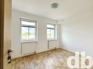 Pronájem bytu 2+kk, Karlovy Vary, Na Rolavě, 43 m2