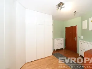 Pronájem bytu 2+kk, Praha - Podolí, Nedvědovo náměstí, 105 m2