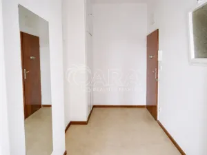 Pronájem bytu 1+kk, Praha - Holešovice, U Pergamenky, 30 m2