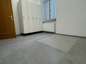 Pronájem kanceláře, Cheb, Obrněné brigády, 40 m2