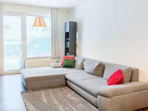 Pronájem bytu 3+kk, Praha - Strašnice, Zvěřinova, 78 m2