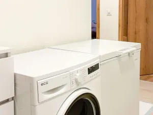 Pronájem bytu 3+kk, Praha - Strašnice, Zvěřinova, 78 m2