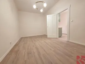 Pronájem bytu 3+kk, Praha - Holešovice, Poupětova, 60 m2