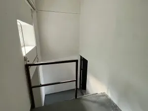 Prodej skladu, Praha - Horní Počernice, Komárovská, 210 m2