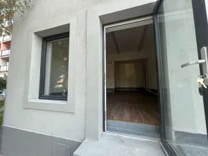 Pronájem výrobních prostor, Praha - Horní Počernice, Komárovská, 210 m2