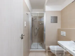 Pronájem bytu 1+kk, Praha - Letňany, Škrábkových, 28 m2
