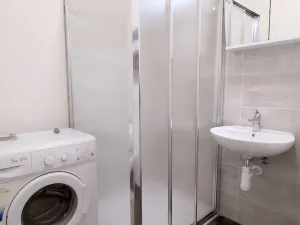 Pronájem bytu 2+kk, Hradec Králové, Dlouhá, 36 m2