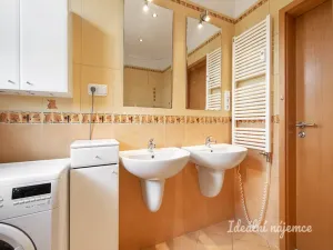 Pronájem bytu 2+kk, Praha - Záběhlice, Velenovského, 56 m2