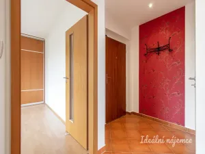 Pronájem bytu 2+kk, Praha - Záběhlice, Velenovského, 56 m2