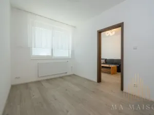 Pronájem bytu 2+kk, Praha - Střížkov, Lovosická, 52 m2