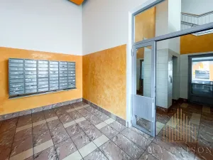 Pronájem bytu 1+kk, Praha - Vysočany, Poděbradská, 36 m2