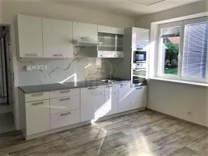 Pronájem bytu 2+kk, Karlovy Vary, Lipová, 50 m2