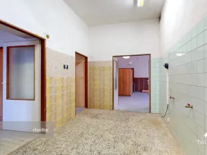 Prodej rodinného domu, Roupov, 525 m2