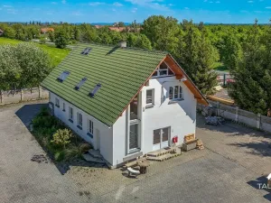 Prodej výrobních prostor, Vojkovice, 12027 m2