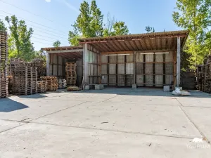 Prodej výrobních prostor, Vojkovice, 12027 m2