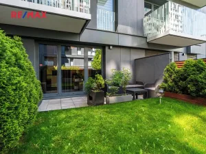 Pronájem bytu 1+kk, Praha - Žižkov, Olšanská, 37 m2