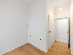 Prodej bytu 1+kk, Praha - Vysočany, Kolmá, 16 m2