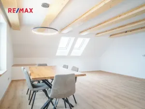 Prodej bytu 4+1, Černilov, 130 m2