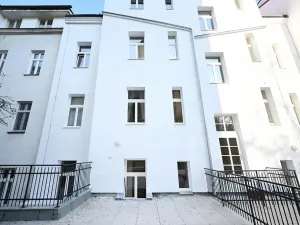 Pronájem bytu 1+kk, Praha - Smíchov, Radlická, 15 m2