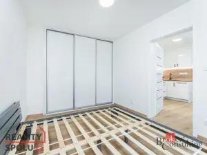 Pronájem bytu 3+kk, Praha - Libeň, Sokolovská, 44 m2