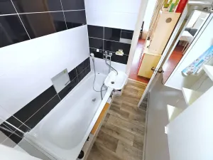 Prodej bytu 3+1, Praha - Prosek, Prosecká, 70 m2