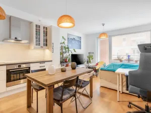 Prodej bytu 2+kk, Praha, Sazovická, 52 m2