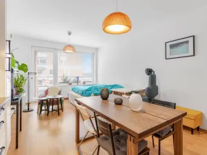 Prodej bytu 2+kk, Praha, Sazovická, 52 m2