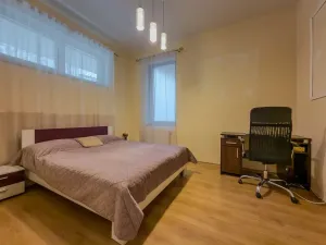 Pronájem bytu 2+kk, Praha - Hloubětín, Krylovecká, 55 m2