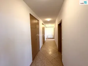 Pronájem bytu 1+kk, Praha - Vysočany, Kolbenova, 100 m2