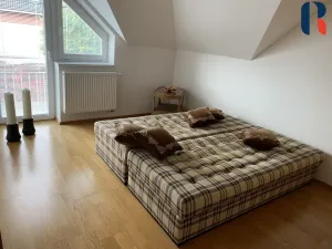 Pronájem rodinného domu, Praha - Dolní Chabry, Klášterecká, 173 m2