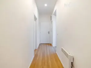 Prodej bytu 1+kk, Praha - Zbraslav, Elišky Přemyslovny, 30 m2