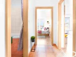 Prodej bytu 2+kk, Praha, Místecká, 49 m2