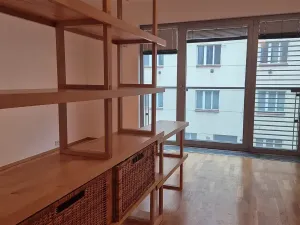 Pronájem bytu 1+kk, Praha - Vinohrady, Korunní, 42 m2