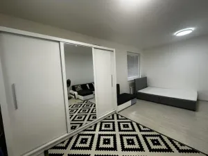 Pronájem bytu 1+kk, Praha - Modřany, Soukalova, 35 m2