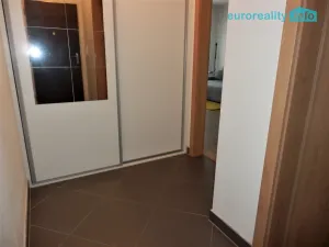 Pronájem bytu 2+kk, Praha, Toufarova, 53 m2