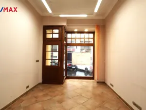 Pronájem obchodního prostoru, Karlovy Vary, Jugoslávská, 31 m2