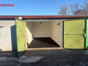 Pronájem garáže, Hradec Králové, Bratří Štefanů, 17 m2