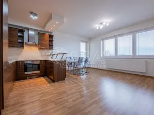 Pronájem bytu 2+kk, Praha - Zličín, Tvrdonická, 58 m2