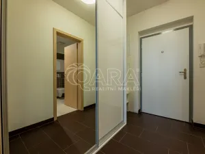 Pronájem bytu 2+kk, Praha - Zličín, Tvrdonická, 58 m2