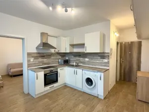 Prodej bytu 2+kk, Cheb, Lomená, 35 m2