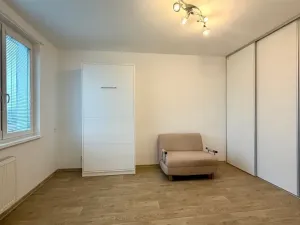 Prodej bytu 2+kk, Cheb, Lomená, 35 m2