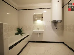 Prodej bytu 2+1, Liberec - Liberec XXXIII-Machnín, Rynoltická, 67 m2