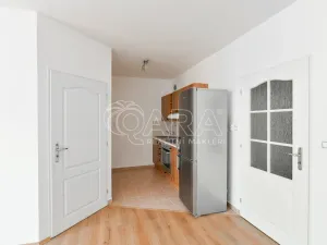 Pronájem bytu 2+kk, Praha - Troja, Hnězdenská, 47 m2
