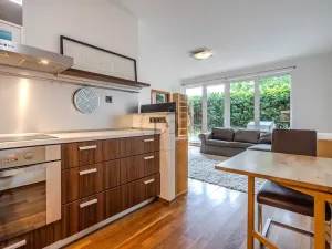 Pronájem bytu 2+kk, Praha - Čimice, Korycanská, 50 m2