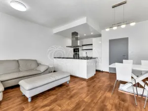 Pronájem bytu 3+kk, Praha - Vršovice, U Roháčových kasáren, 71 m2