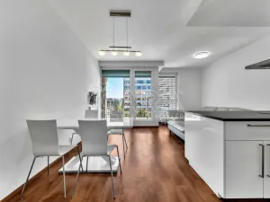 Pronájem bytu 3+kk, Praha - Vršovice, U Roháčových kasáren, 71 m2