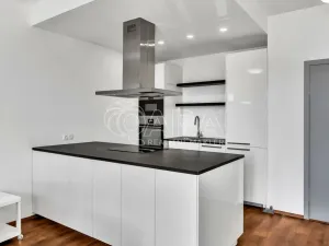 Pronájem bytu 3+kk, Praha - Vršovice, U Roháčových kasáren, 71 m2