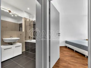 Pronájem bytu 3+kk, Praha - Vršovice, U Roháčových kasáren, 71 m2