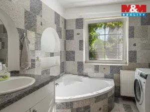 Prodej chalupy, Hajany, 285 m2